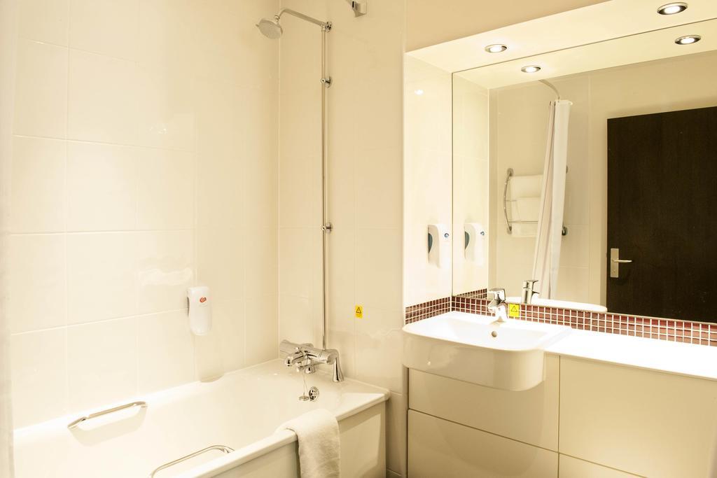 Premier Inn Birmingham City Centre Bridge Street מראה חיצוני תמונה